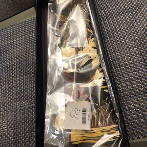 Prada tie!